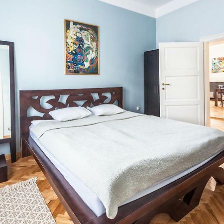 99 Muses Apartments Dordegol Buitenkant foto