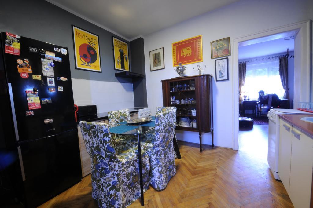 99 Muses Apartments Dordegol Buitenkant foto