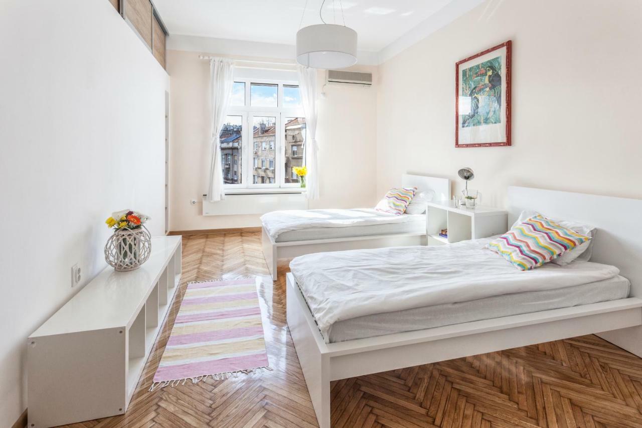 99 Muses Apartments Dordegol Buitenkant foto