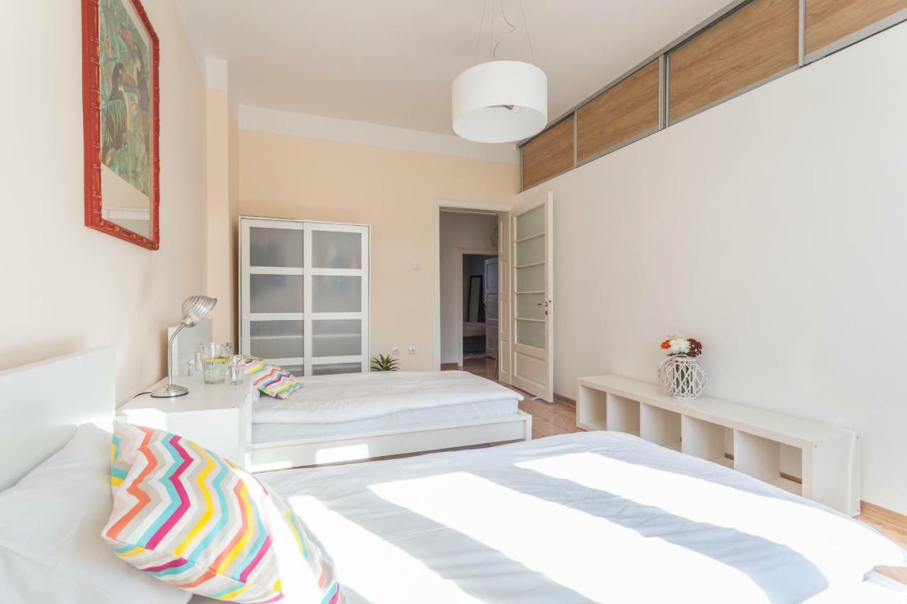 99 Muses Apartments Dordegol Buitenkant foto